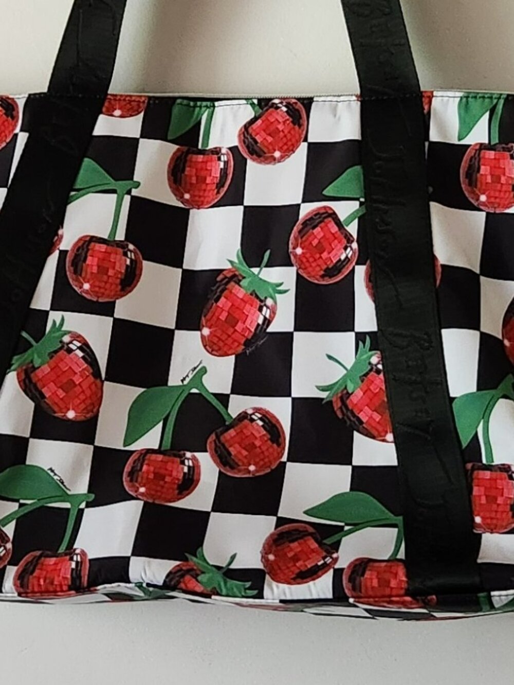 Betsey Johnson insulated cooler tote XL cherries B/W NWT $68 - Picture 2 of 5